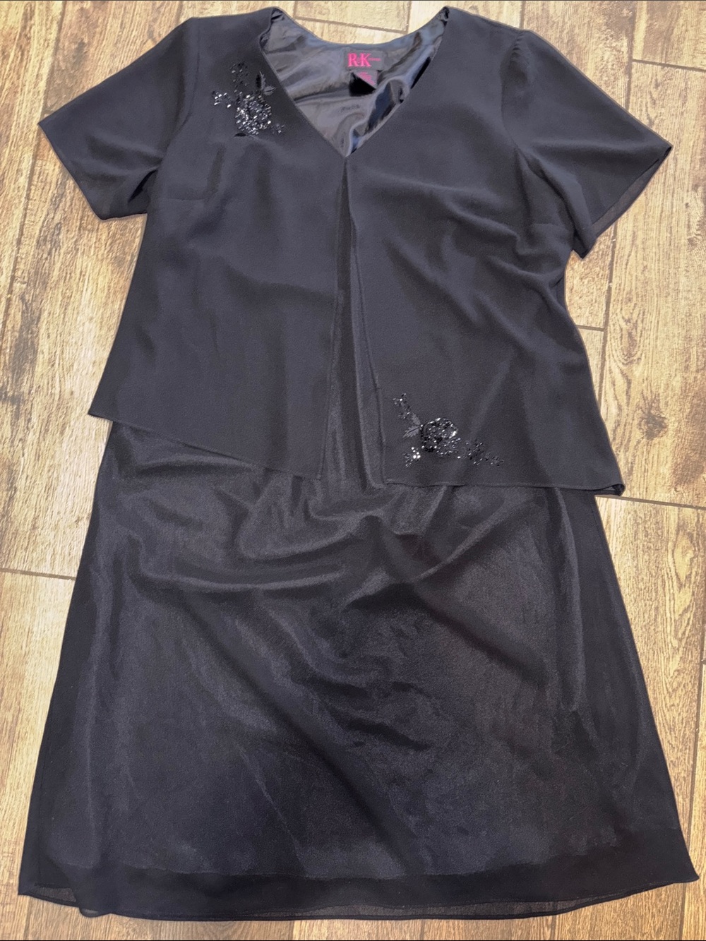 R&K Woman Black V-Neck Skirt Set with Bead Accents | Size 20W